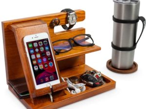 Station d'accueil en bois pour homme et
