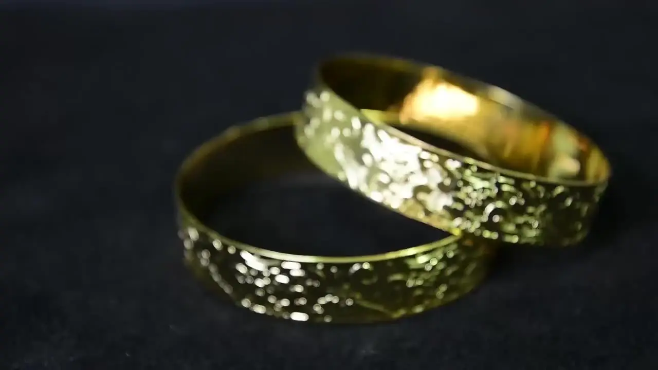 Bracelet plaqué or pour femmes